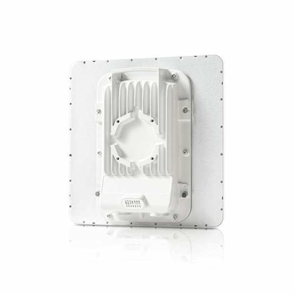 C050055H015B | PTP 550E Integrated including 4.9 GHz (EU)